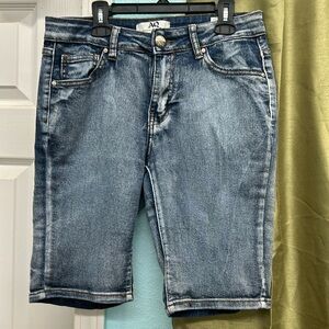 American Quality Bermuda